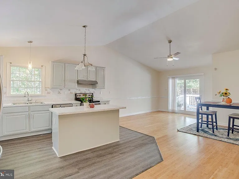 Kitchen/Dining