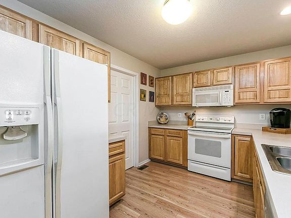 2nd image of 8178 Kingfisher Ln