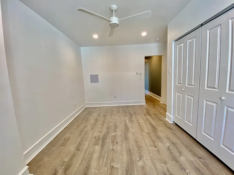 2532 S Broad St — Photo 22