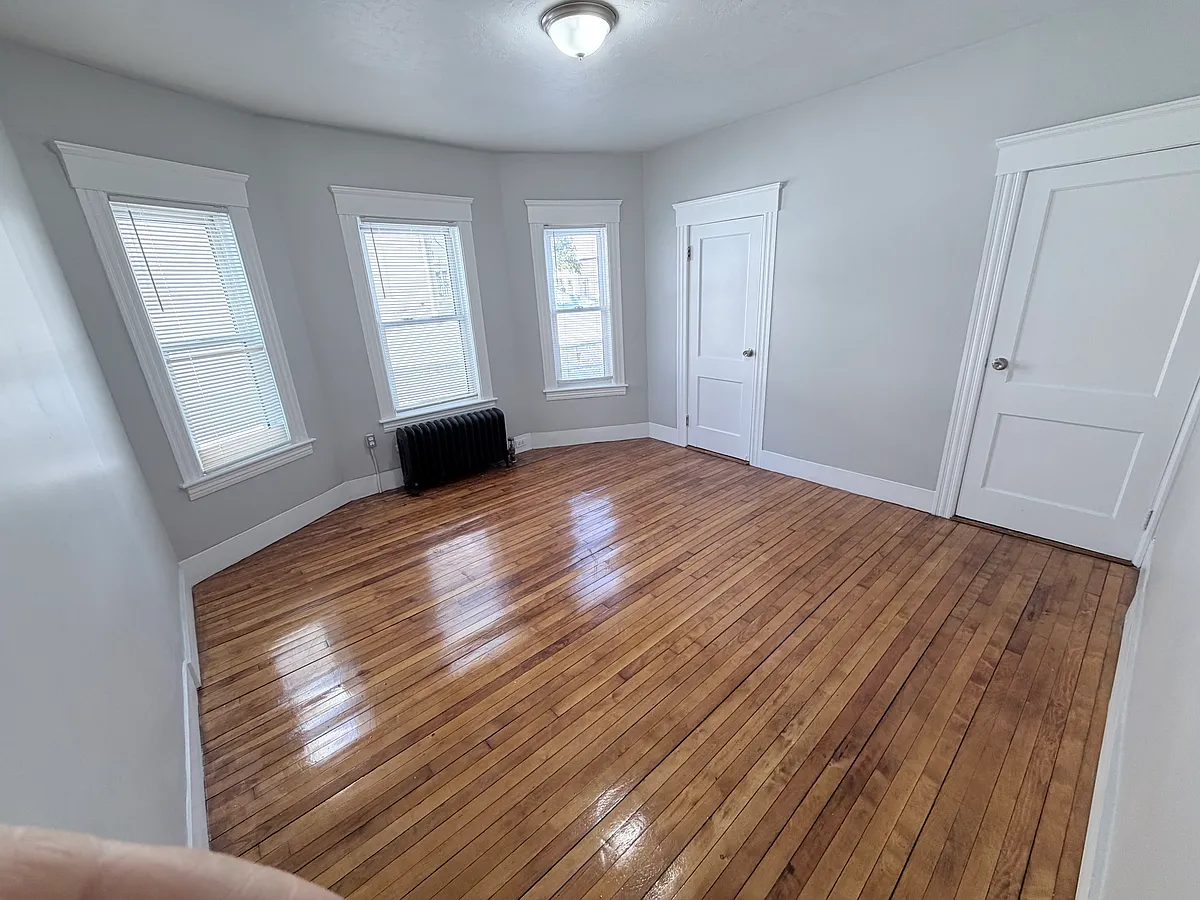 Building Photo - 9 Lewis St #1