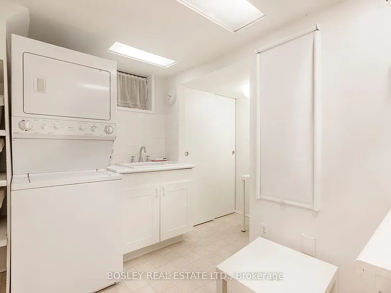22 Martin Cres — Photo 27
