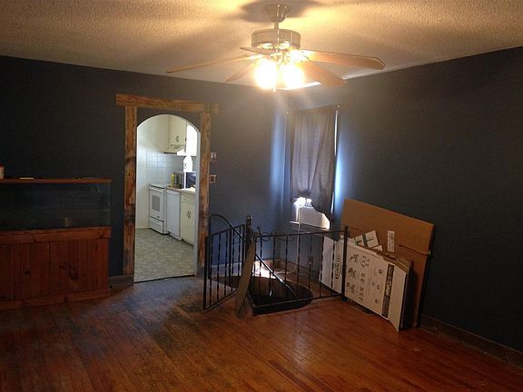 4th image of 319 Fetterman St