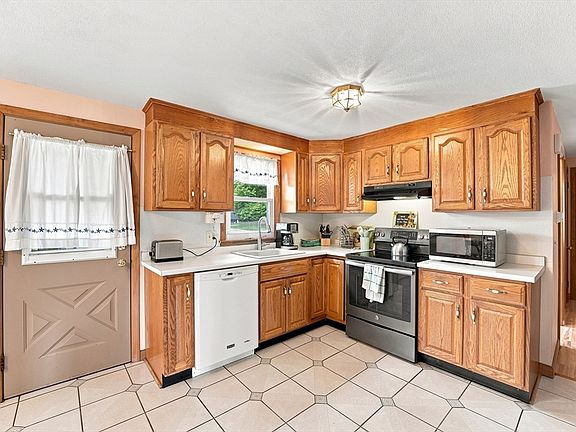 4th image of 45 Kane Rd