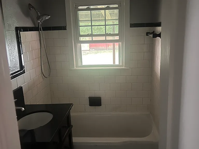 3920 NW 15th St — Photo 8