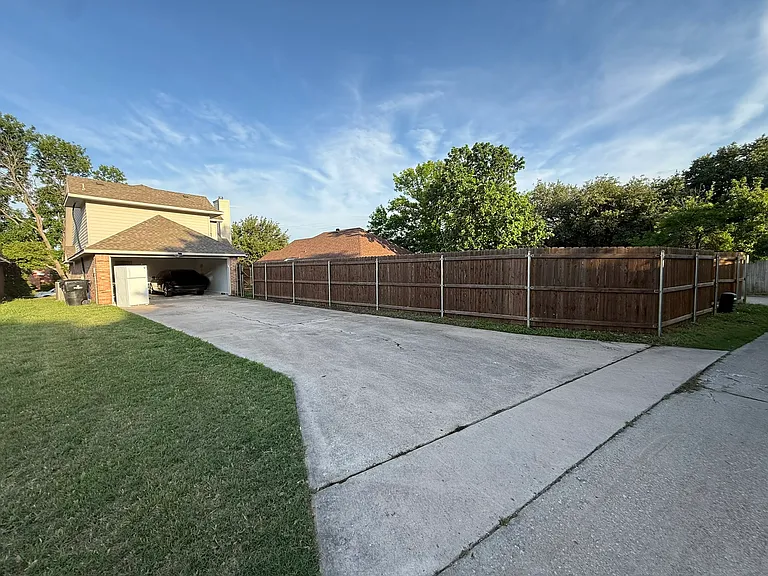 7865 Squire Ln — Photo 12