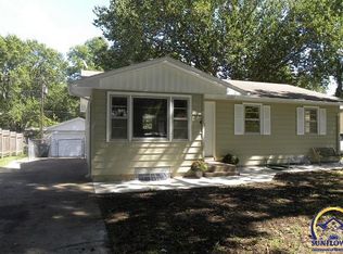 1904 SW Meadow Ln, Topeka, KS 66604