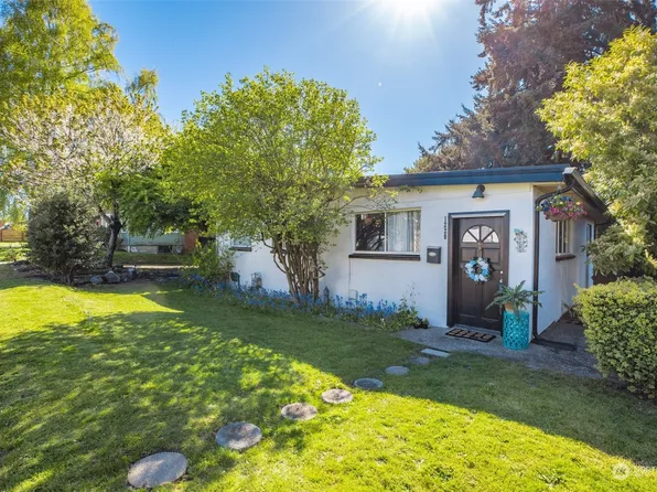 1220 N Pine Street, Tacoma, WA 98406