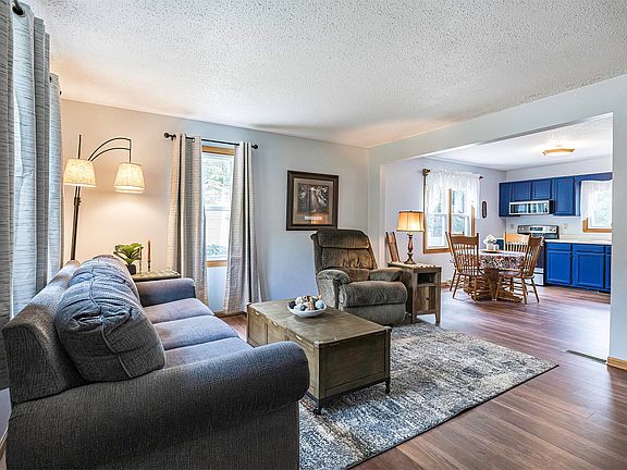 3rd image of 212 Shelhamer Dr
