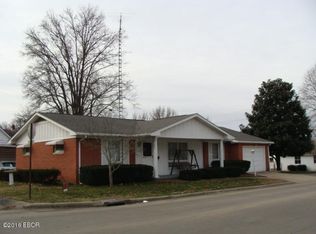 621 N 12th St, Herrin, IL 62948
