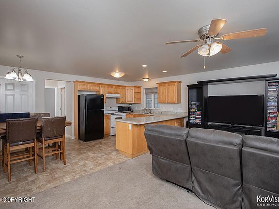 3rd image of 8032 W Donna Marie Ln