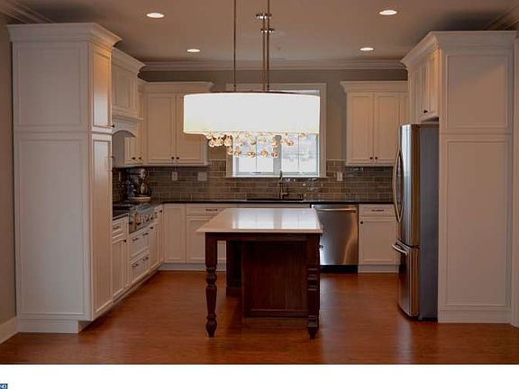 4th image of 609 Magnolia Ct