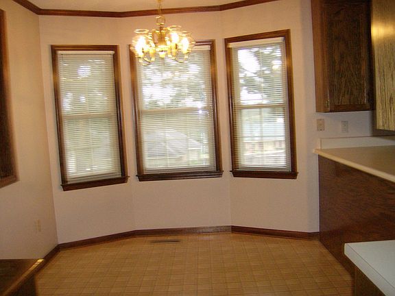 breakfast room