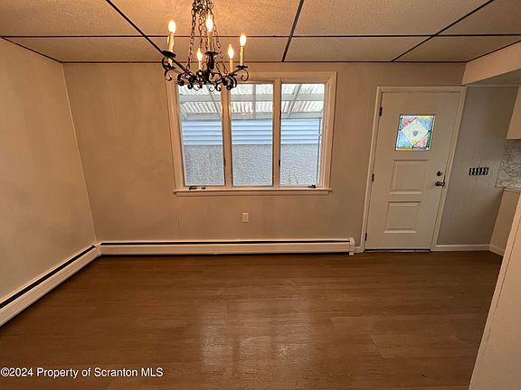 5th image of 305 N Hyde Park Ave