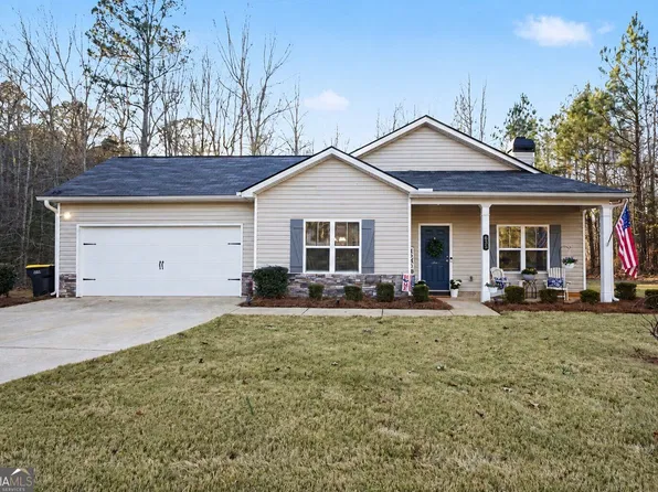 635 Pinewood Dr, Gay, GA 30218
