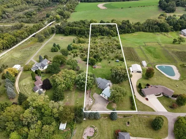 W8192 Pilz Rd, Browntown, WI 53522