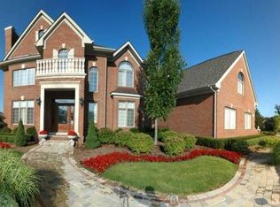 20983 Marybur Park Dr, Novi, MI 48167