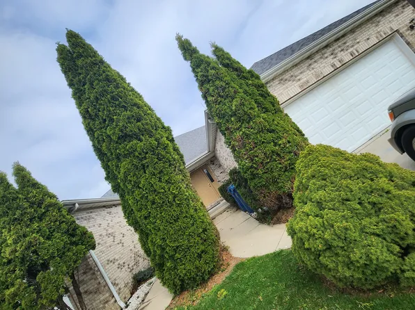 10859 Park St, Winfield, IN 46307