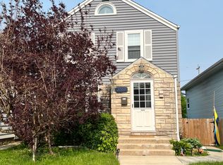 3668 S Ahmedi Ave, Saint Francis, WI 53235