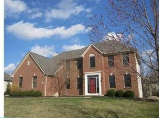 8833 Oakshire Dr NW, Pickerington, OH 43147