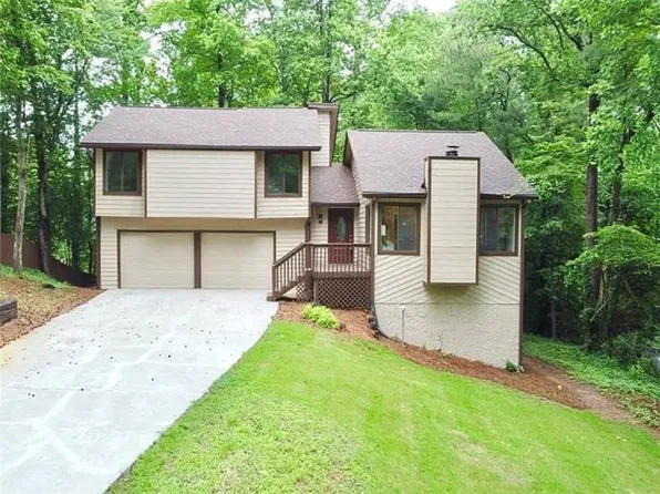 4579 Glenforest Dr NE, Roswell, GA 30075