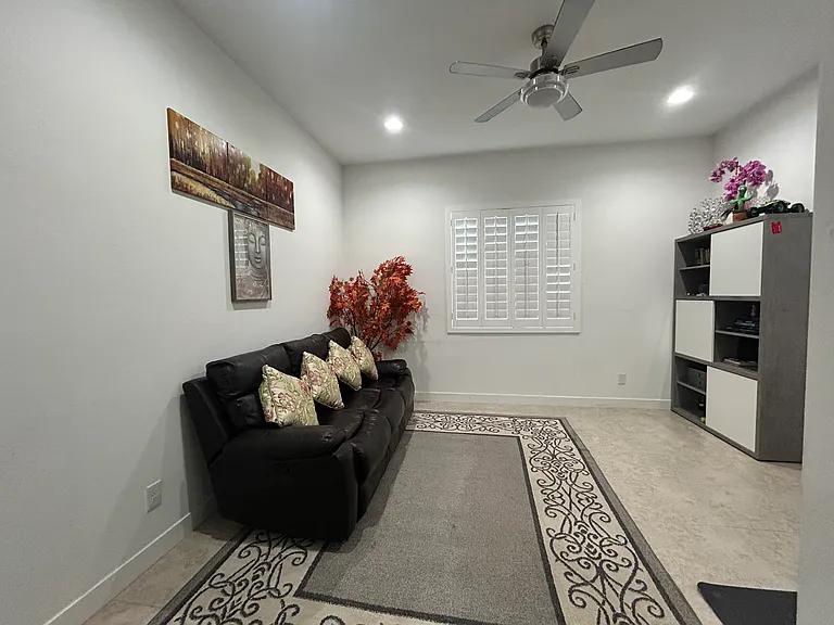 Den / Study / Office Room