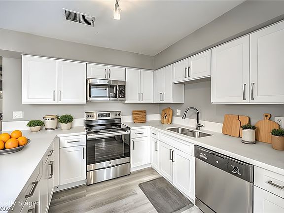 4th image of 634 Brookway Ln