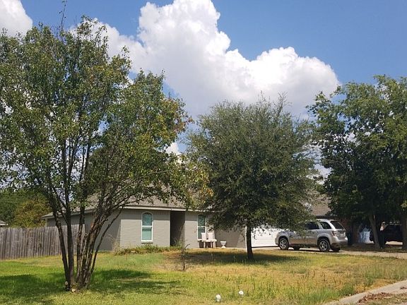 3rd image of 228 Headrick Dr