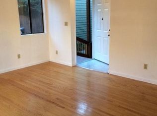 4244 Gilbert St #A, Oakland, CA 94611
