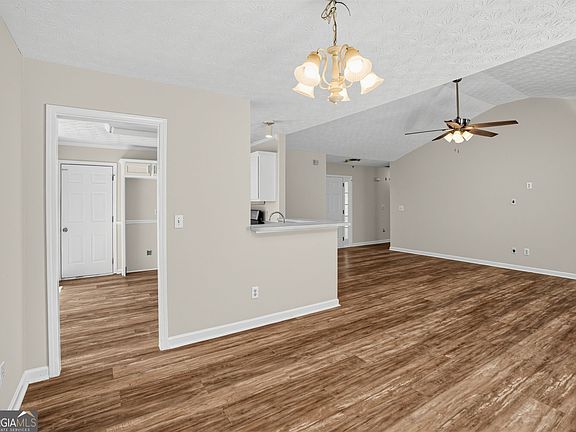 4th image of 116 Goldleaf Dr