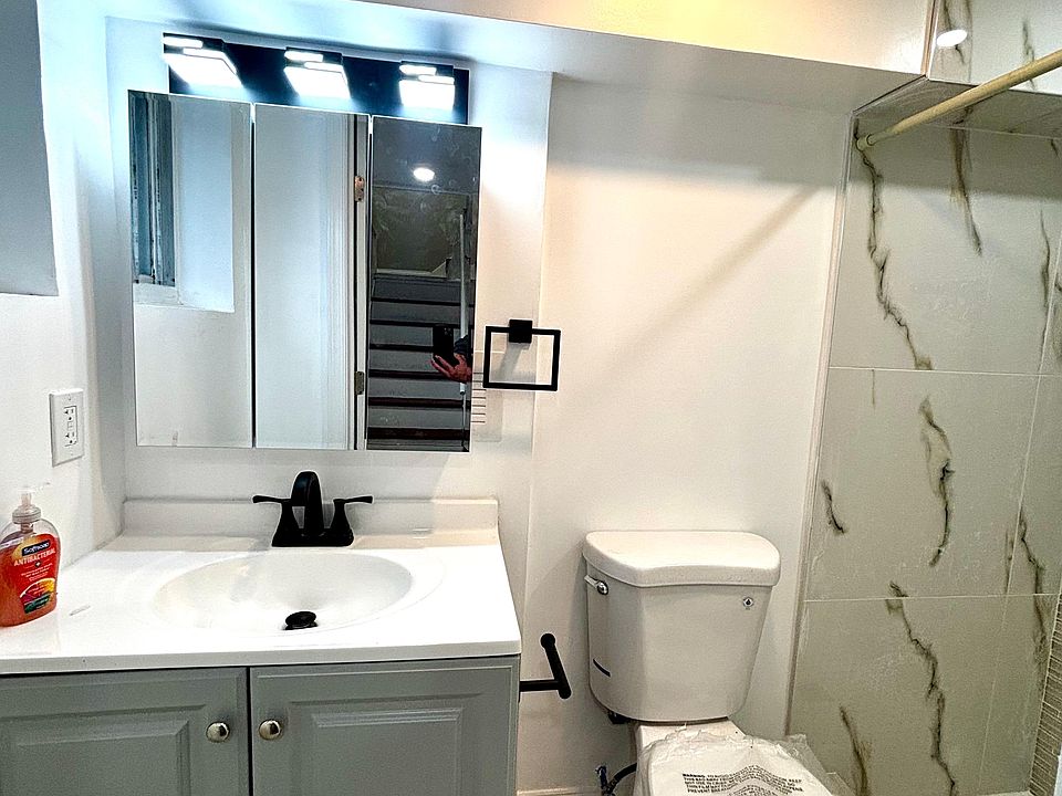 1st image of 530 41st St APT 4