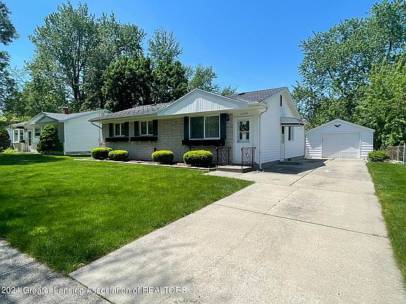 2nd image of 3520 Berwick Dr