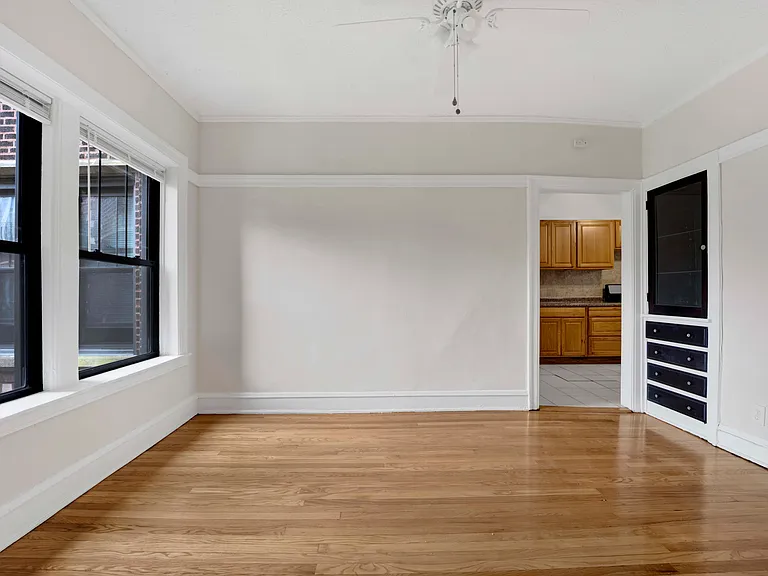 1237 1/2 W Greenleaf Ave #2E — Photo 6