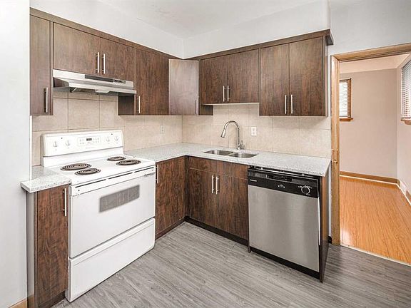5th image of 1836 S 13th Ave NW