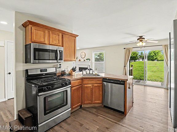 5th image of 9731 Fountain Ln
