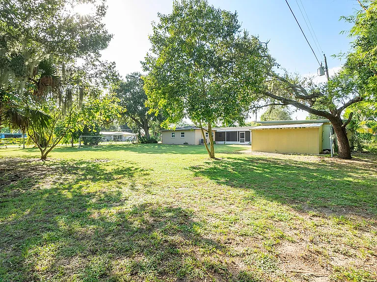 320 Le Jeune Dr — Photo 26