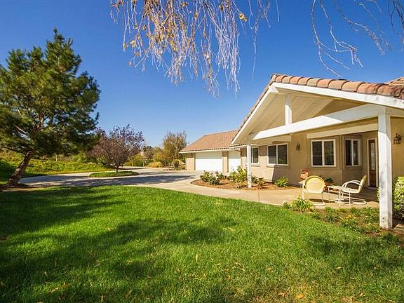 4th image of 3876 Paseo De Olivos