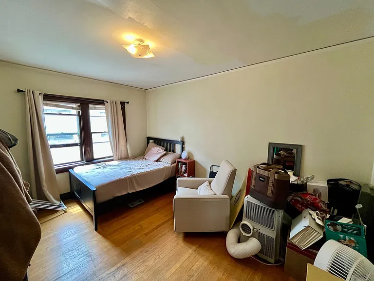 4468 N Oakland Ave — Photo 18