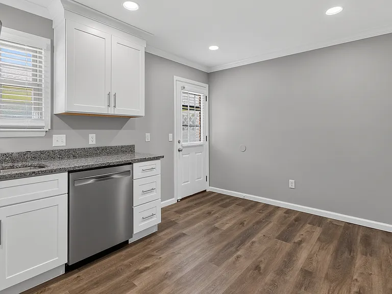 720 N Dixie Ave — Photo 9