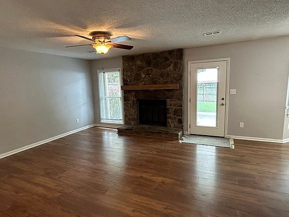 4th image of 1214 Bush Dr SE