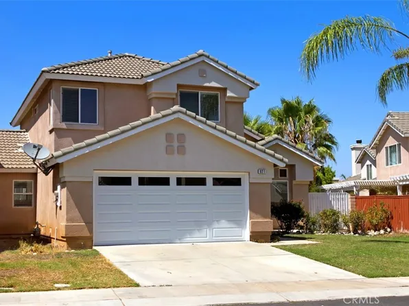 921 Harbor St, Corona, CA 92882