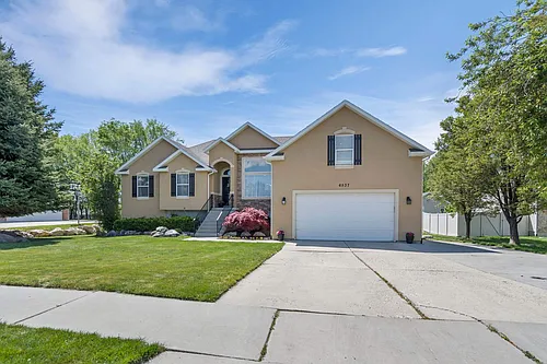 6537 W 10300 N Photo 1