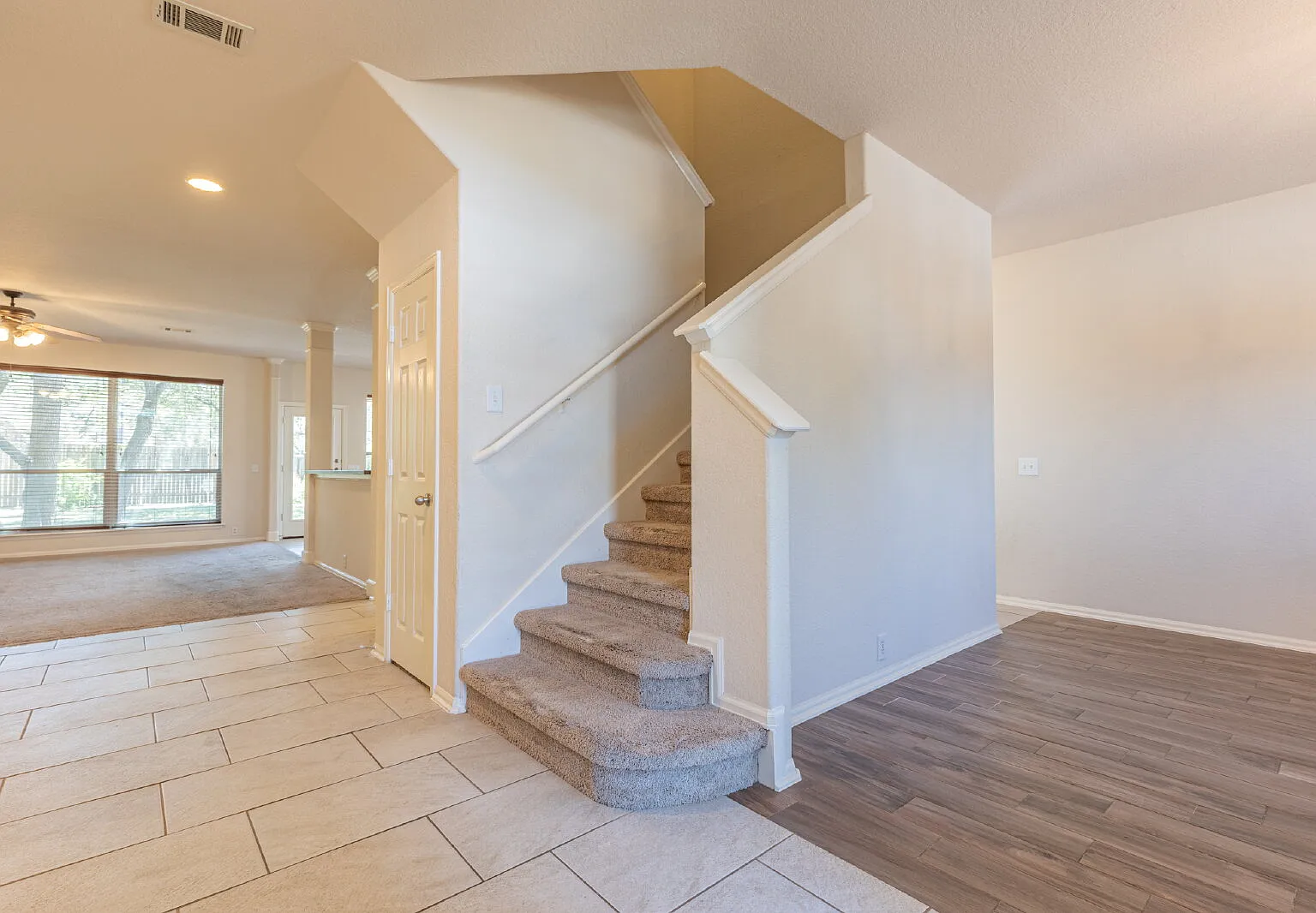 5 bed, 3.0 bath, 3080 sqft, $2,850 — Photo 4