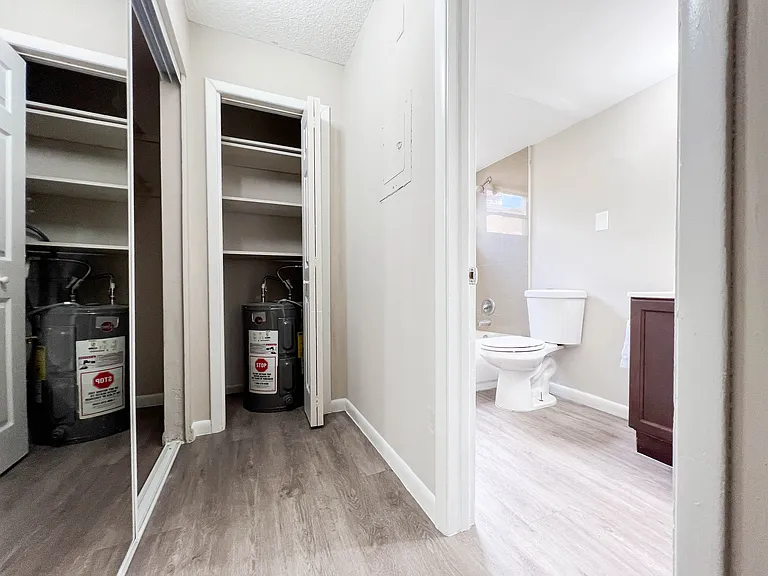 301 N 3rd St #13 — Photo 7