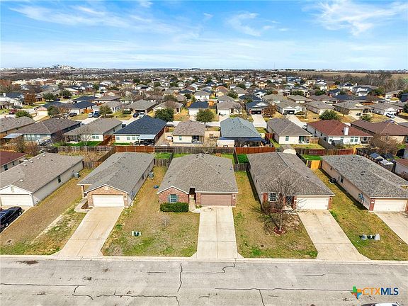 3rd image of 113 Bashaw Loop