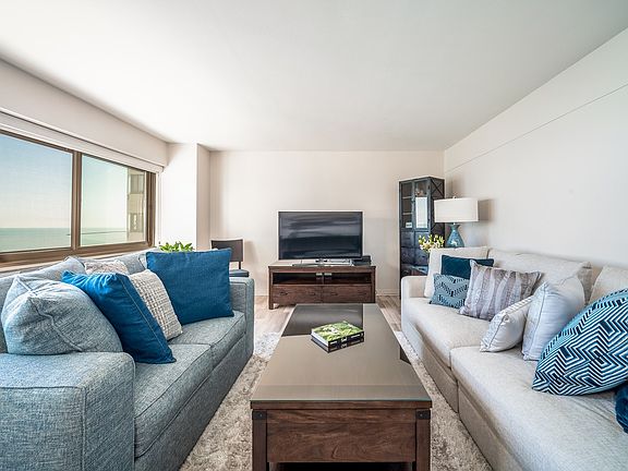 3rd image of 7337 S South Shore Dr APT 1009