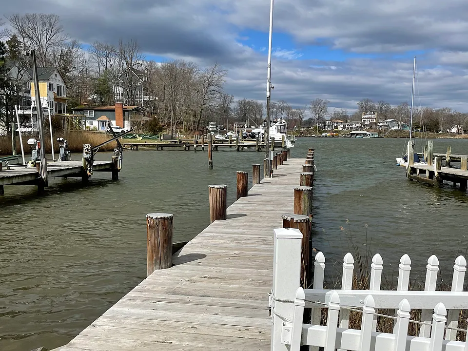 406 Beach Dr