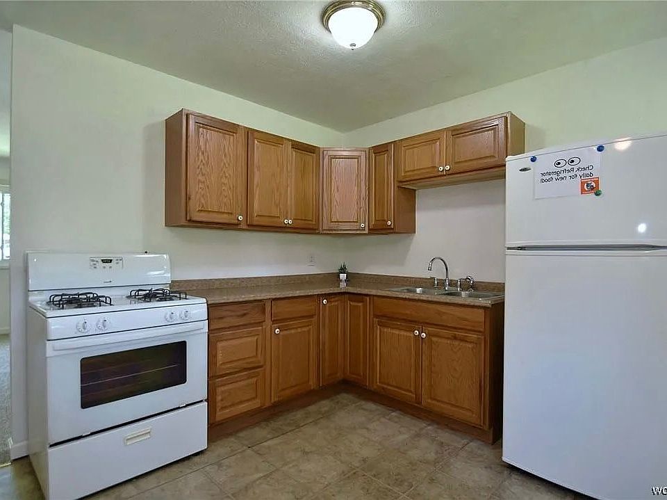 1st image of 7707 Goldenrod Dr #2