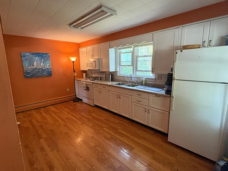 188 Stillwater Ave — Photo 3
