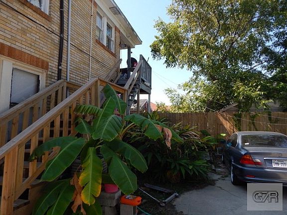 4th image of 4006 Avenue S