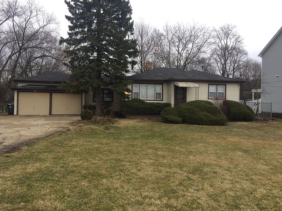 1st image of 1449 S Plum Grove Rd